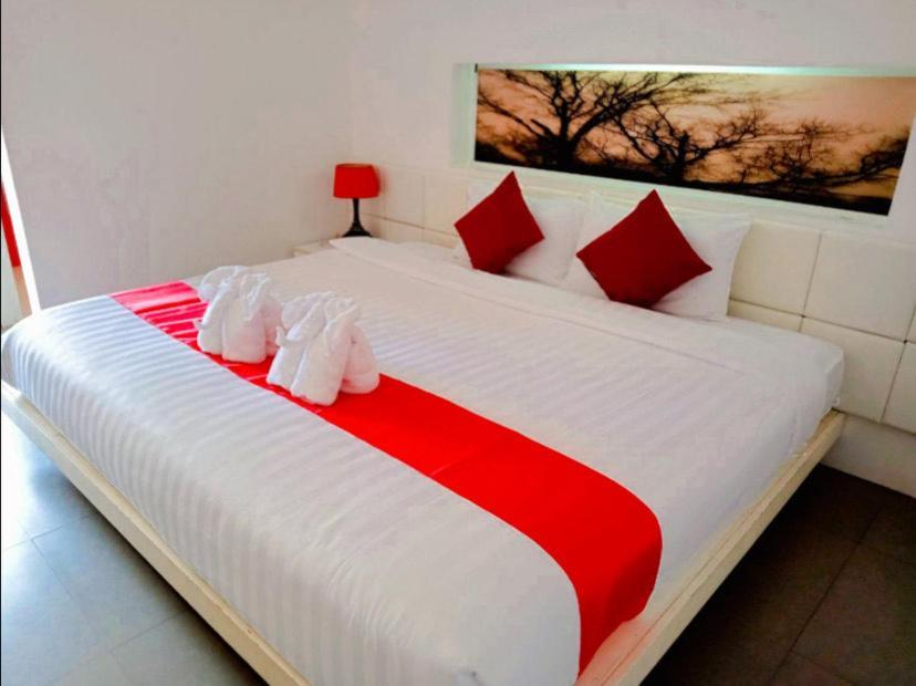 My Hotel Phuket Patong Екстер'єр фото